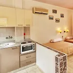 Vivea Entire Centro Piskopiano Cherso 헐소니소스