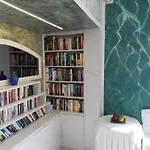 Vivea Entire Centro Piskopiano Cherso 게스트하우스 3*